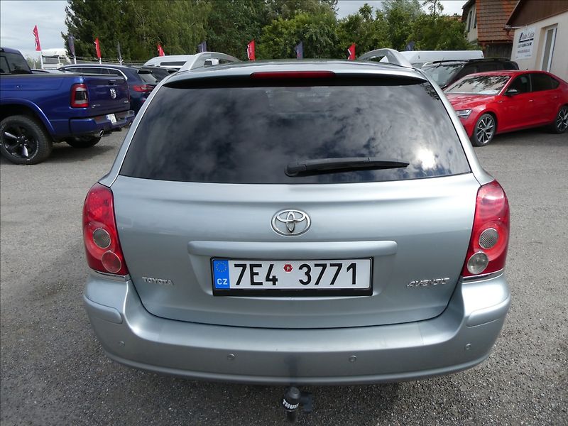Toyota Avensis 1,8 16V 95kW závěs,digi.klima - fotka 7 z 32