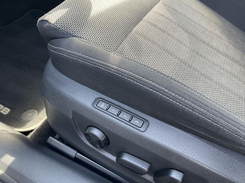 Škoda Superb 2.0 TSi Dsg 4x4 STYLE-DPH-ČR ! - fotka 33 z 54