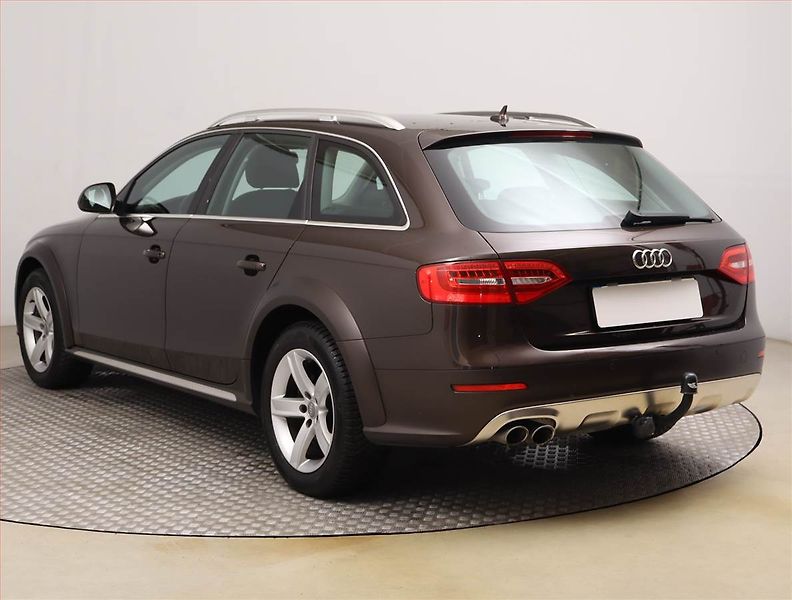 Audi A4 Allroad (2014) 2.0 TDI, 4X4, Automat - fotka 4 z 24