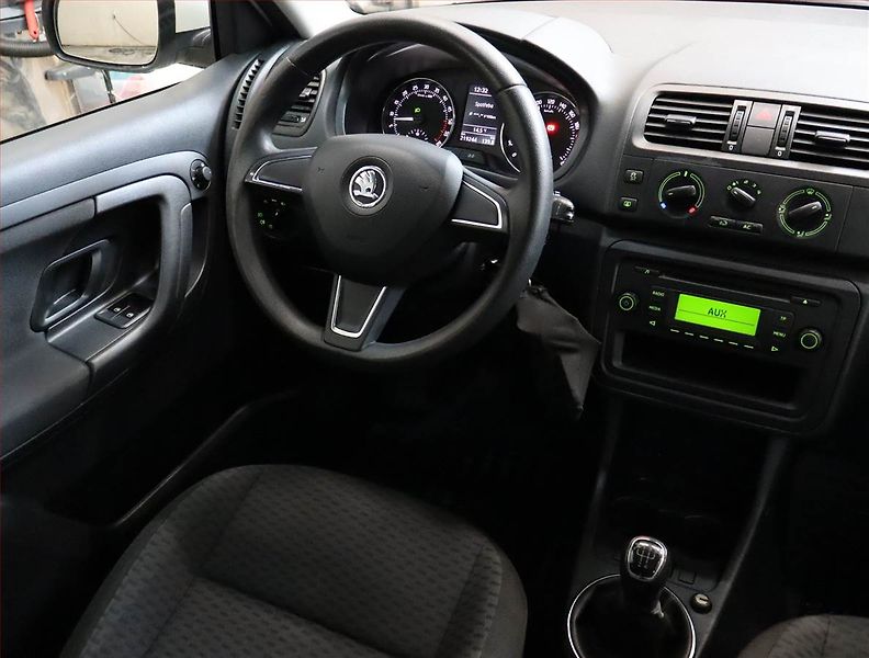 Škoda Fabia (2014) Ambition 1.6 TDI - fotka 7 z 17