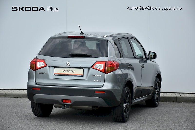 Suzuki Vitara (2017) 1.4 BoosterJet 4x4 automat - fotka 17 z 24