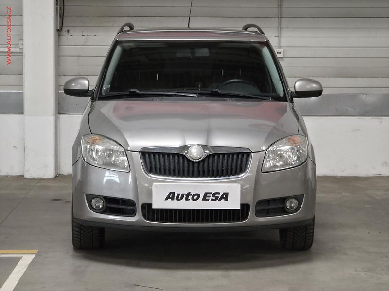 Škoda Fabia (2008) 1.4TDi, AC, TZ - fotka 2 z 15