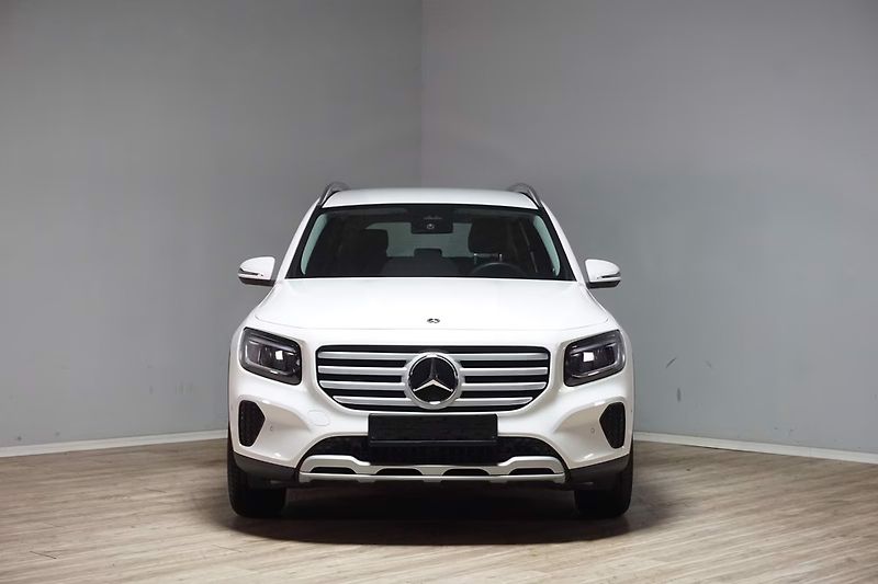 Mercedes-Benz GLB 220 4MATIC Kamera LED Asist - fotka 2 z 8
