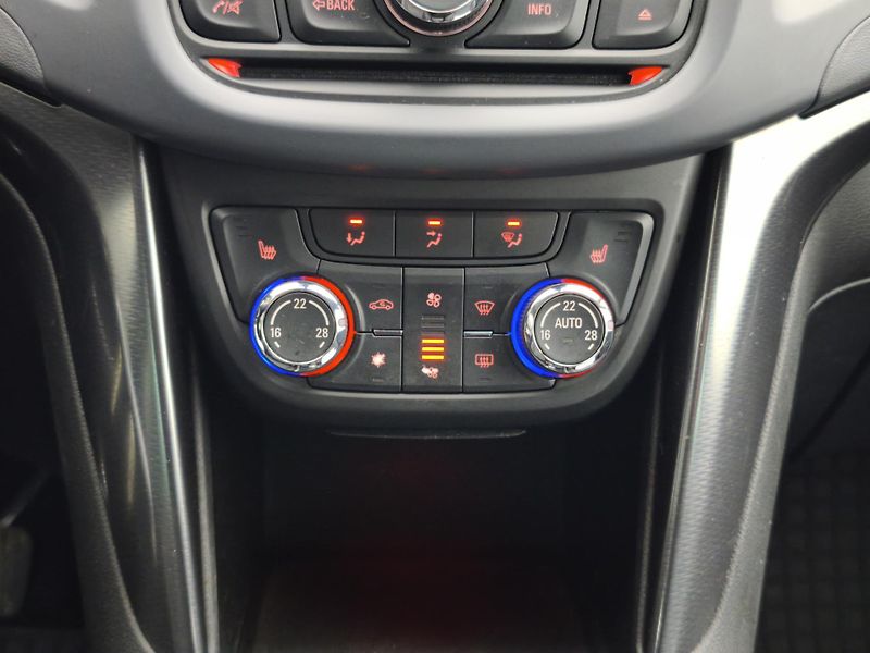 Opel Zafira 2012 ČR 1.4T 103kW  - fotka 12 z 34