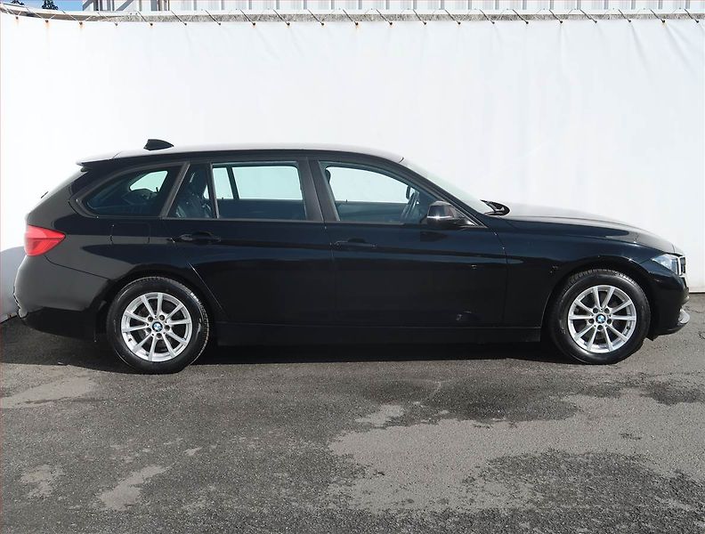 BMW Řada 3 (2017) 320 d xDrive, 4X4, Automat - fotka 6 z 20