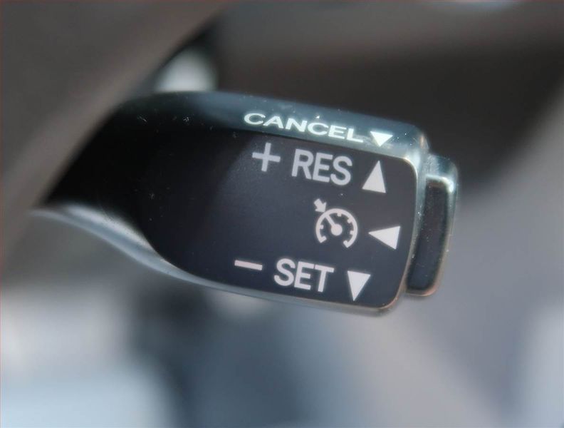 Toyota Auris (2017) Executive 1.6 Valvematic - fotka 20 z 22
