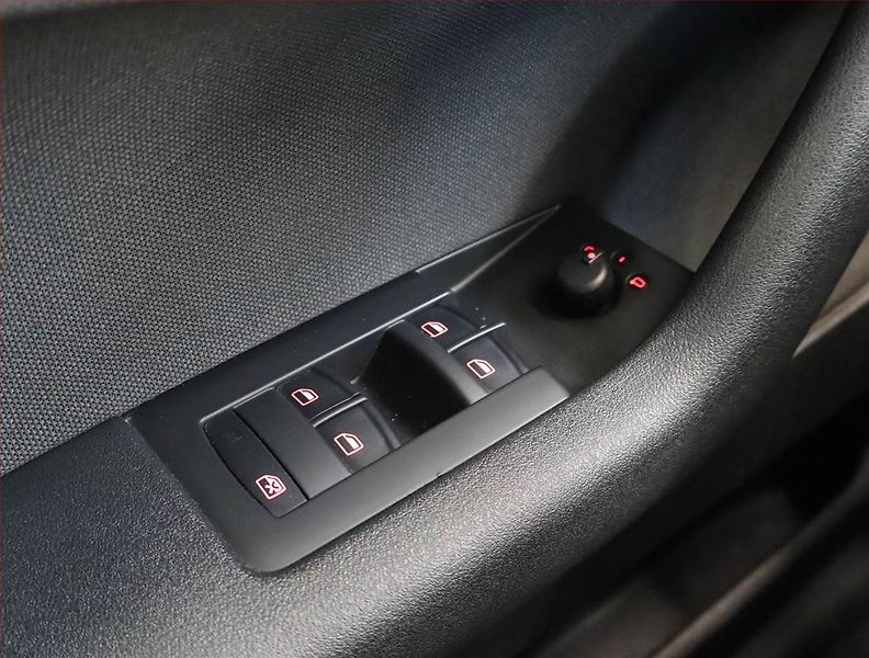 Audi A3 (2009) Ambition 2.0 TDI, Serv.kniha - fotka 12 z 18