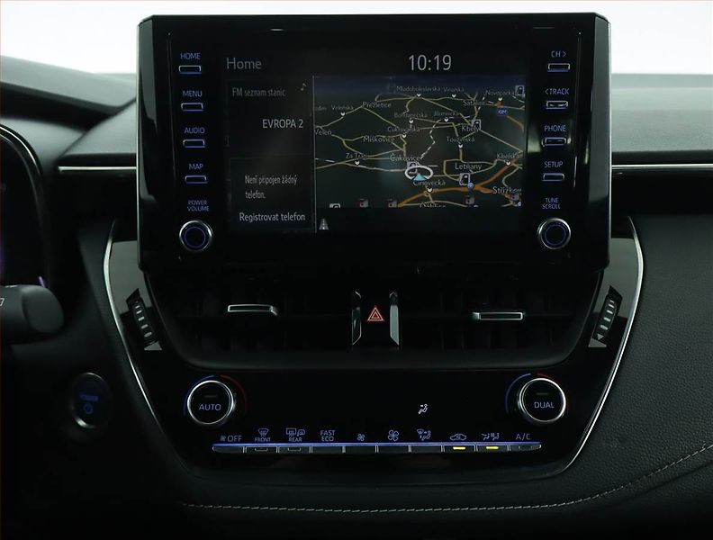 Toyota Corolla (2022) 1.8 Hybrid - fotka 12 z 16