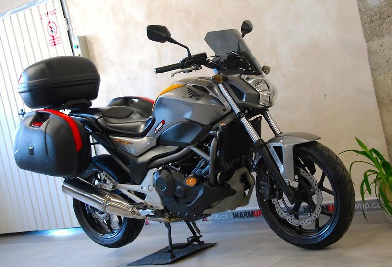 Honda NC 700 S (2014) původ ČR, 35 kW - od 18ti let - fotka 2 z 20