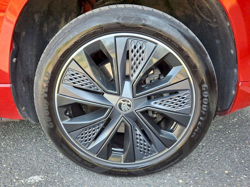 Škoda Karoq (2023) Sportline DSG 1,5TSi 110kW - fotka 35 z 35