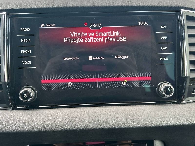 Škoda Karoq (2020) 1.5 TSI 7DSG Sportline - fotka 15 z 29