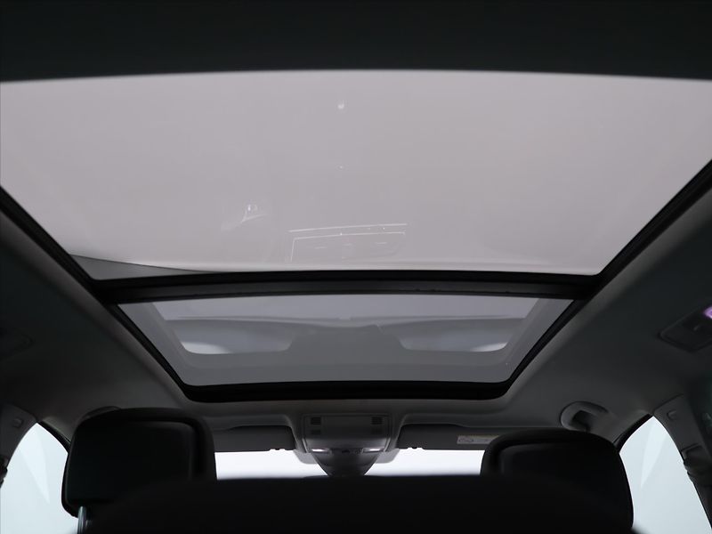 Volkswagen Tiguan 1,4 TSI DSG R-line matrix virt - fotka 29 z 36