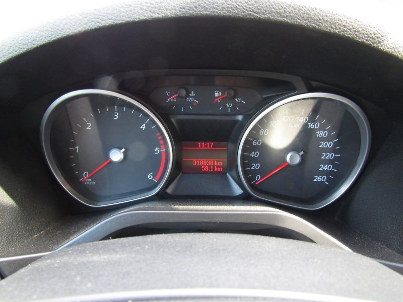 Ford Galaxy (2007) 2.0 TDCi 96kW - fotka 28 z 34