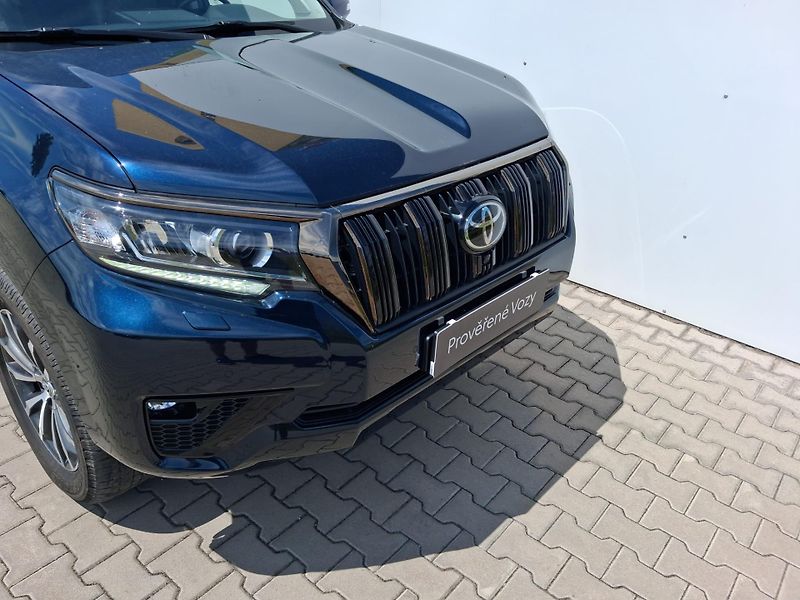 Toyota Land Cruiser 2.8 D-4D Executive AT - fotka 30 z 30