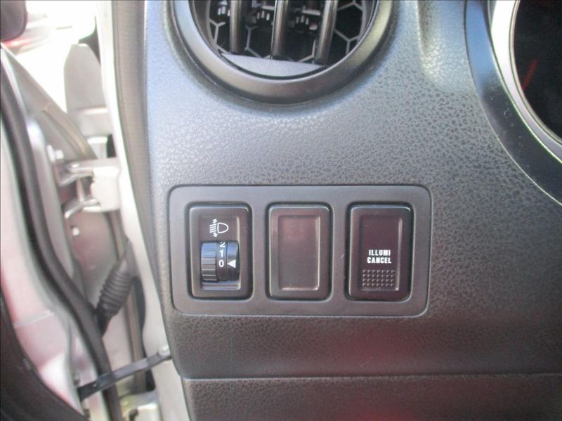 Suzuki Grand Vitara 1,6 i, 4x4,klimatizace,2.maj, - fotka 18 z 22