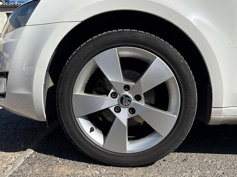 Škoda Octavia (2014)  1.6 TDI CR DPF Ambition Combi - fotka 8 z 18