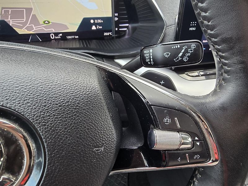 Škoda Octavia 110kW DSG STYLE + NAVI - fotka 34 z 41