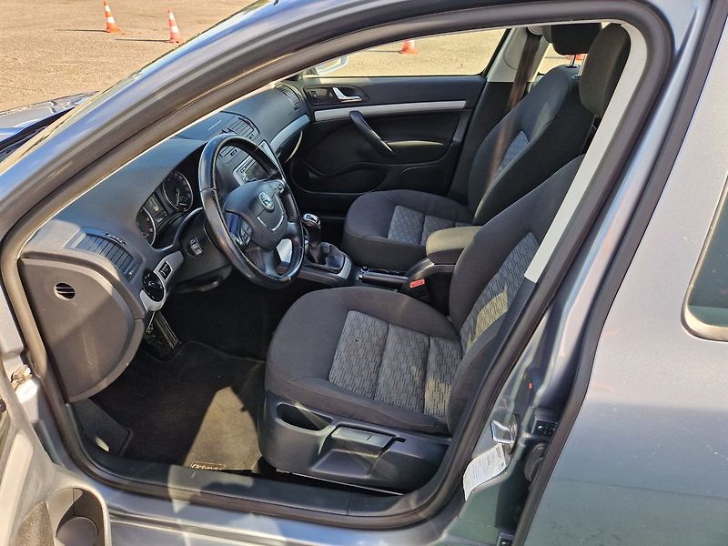 Škoda Octavia Ambition 1.4 TSI, 90kW - fotka 21 z 36