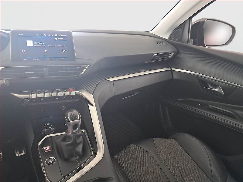 Peugeot 5008 (2020) PureTech 130, 7 míst, ČR,1.maj - fotka 8 z 18