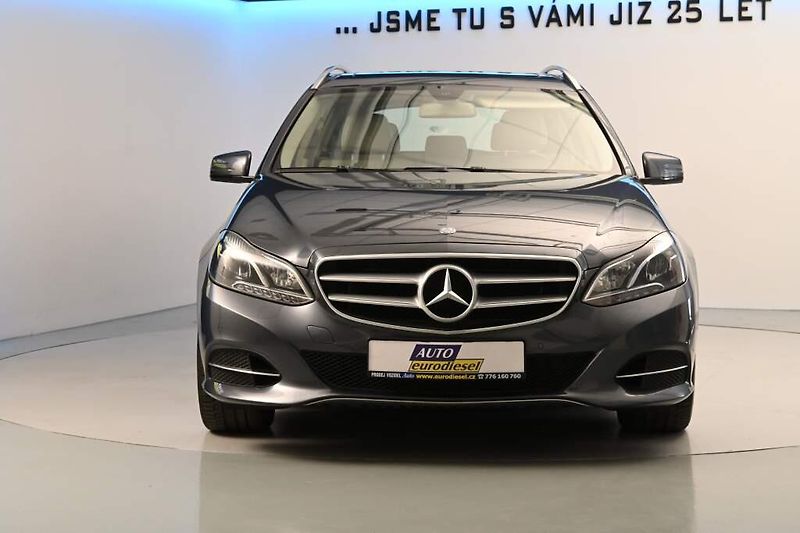 Mercedes-Benz Třídy E (2014) 2.2 250T Avantgarde LED CDI - fotka 3 z 26