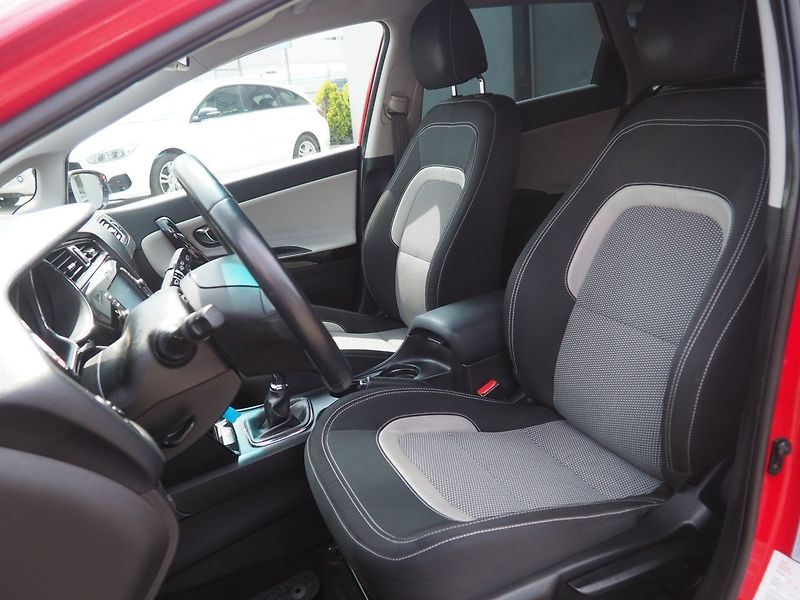 Kia Ceed (2018) 1.6 CRDi, 100 kW, 1. Maj ČR - fotka 10 z 43