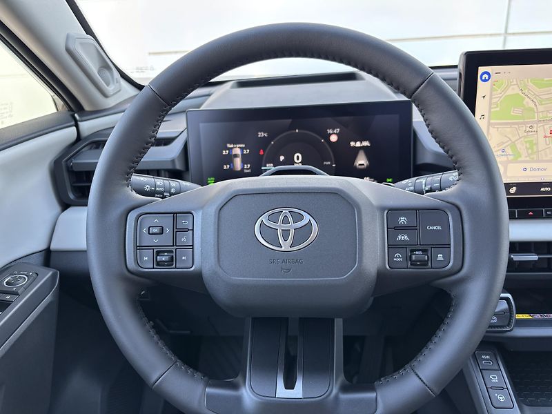 Toyota RAV4 (2026) EXECUTIVE Skyview 2,5 PHEV 4x4 - fotka 6 z 14