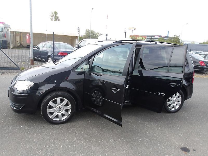 Volkswagen Touran 1,6i 75kW ! KRASAVEC !!! - fotka 13 z 26