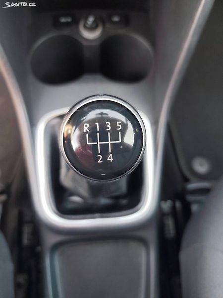 Volkswagen Polo (2016) - fotka 31 z 36