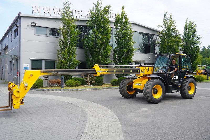 JCB (2021) 535-95 / 3.5 T / range 9.5 m - fotka 21 z 24