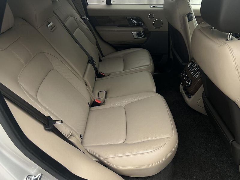 Land Rover Range Rover 4,4 SDV8 VOGUE AWD AUT - fotka 25 z 51