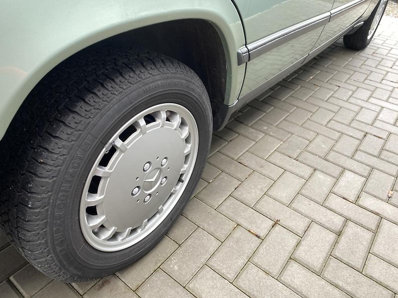 Mercedes-Benz 124 2.0i - 1xMaj - 40 000km - TOP - fotka 12 z 54