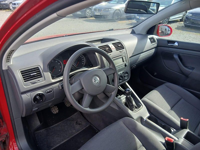 Volkswagen Golf 5, 1.4i - fotka 16 z 30