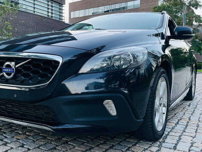 Volvo V40 2.0D3 MANUÁL CROSS SERVISKA  - fotka 42 z 43