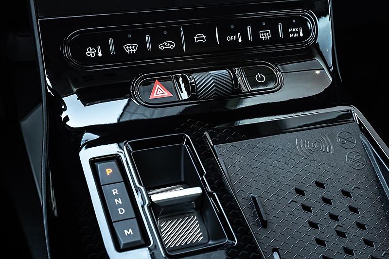 Citroën C5 Aircross (2026) 1,2 MAX Hybrid 145k+ ZIMA PLUS - fotka 15 z 18