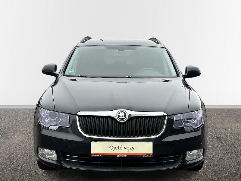 Škoda Superb DSG - fotka 4 z 25