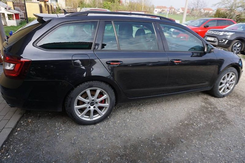 Škoda Octavia (2018) 2,0 RS - fotka 4 z 32
