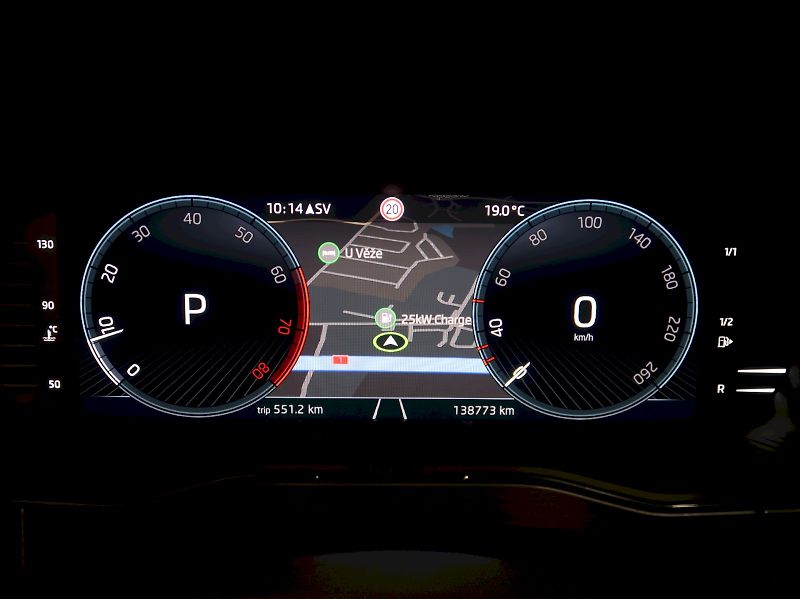 Škoda Superb (2022) STYLE 2.0TSI 140KW DSG - fotka 18 z 40