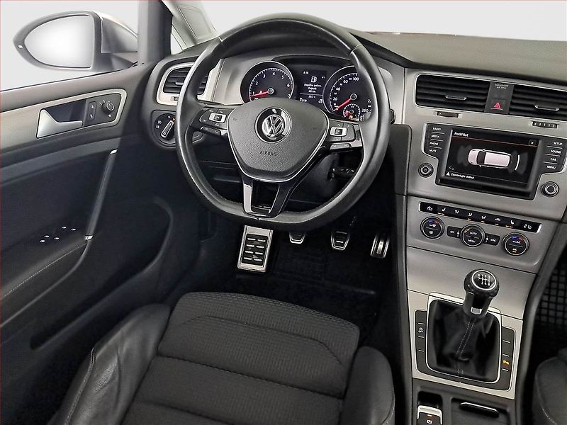 Volkswagen Golf (2016) Highline 1.2 TSI, Serv.kniha - fotka 7 z 17