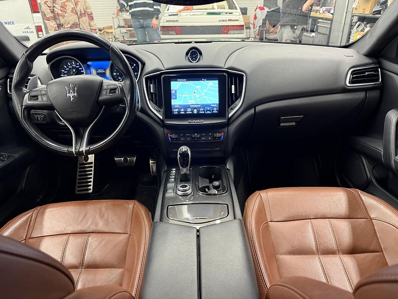 Maserati Ghibli 3.0L 184 kW - fotka 11 z 19