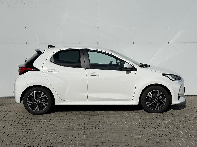 Toyota Yaris 1.5 HSD e-CVT Style - fotka 8 z 27