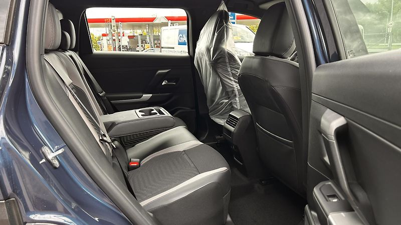 Jeep Compass 1.2T eHybrid 145k Altitude  - fotka 10 z 12