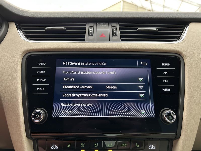 Škoda Octavia 2.0 TDI Style Plus - fotka 11 z 30