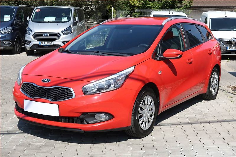 Kia Ceed (2015) 1.4 CVVT, Serv.kniha - fotka 2 z 13