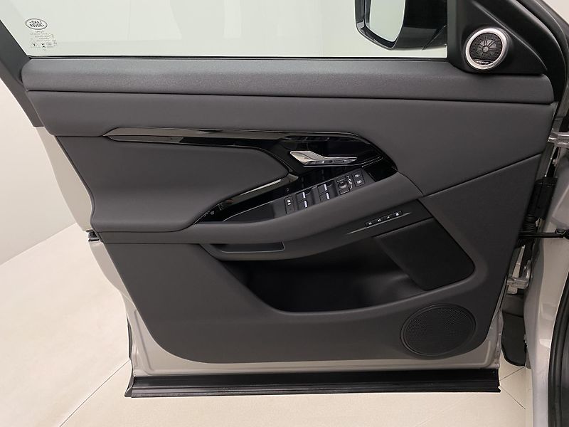 Land Rover Range Rover Evoque D200 DYNAMIC SE AWD AUT CZ - fotka 7 z 49
