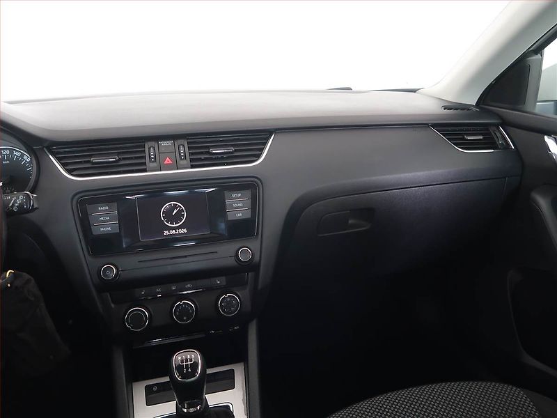 Škoda Octavia (2015) Ambition 1.6 TDI, Serv.kniha - fotka 8 z 14