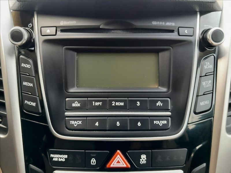 Hyundai i30 1,4i16V 73kW - fotka 34 z 48