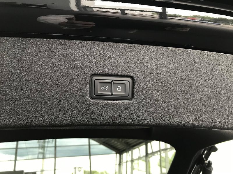 Audi Q8 (2025) SUV 60 Quattro 8TT 3,0TFSIe - fotka 7 z 20