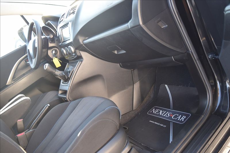 Mazda 5 2,0 DiSi 110KW  ALU VÝHŘEV SED - fotka 40 z 46