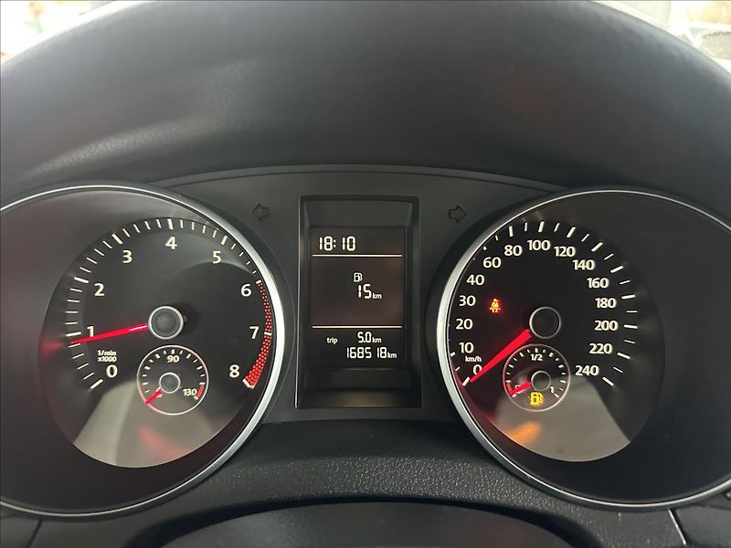Volkswagen Golf 1,6 MPI - fotka 15 z 20