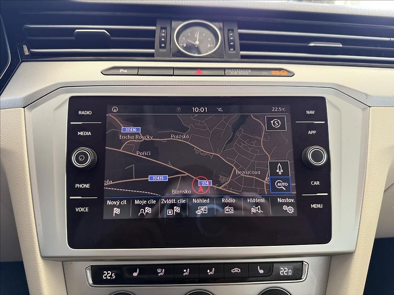 Volkswagen Passat 2,0   TDI 110kW,SERVISNÍ KNÍŽK - fotka 19 z 30